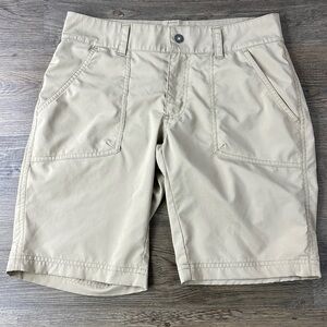 Columbia Women’s Tan Khaki Omni-Shield Hiking Outdoor Shorts, size 4, 10” inseam